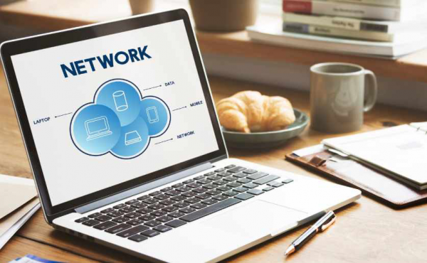 Kelola web hosting dengan control panel. Pelajari cara mudah mengatur server dan domain.